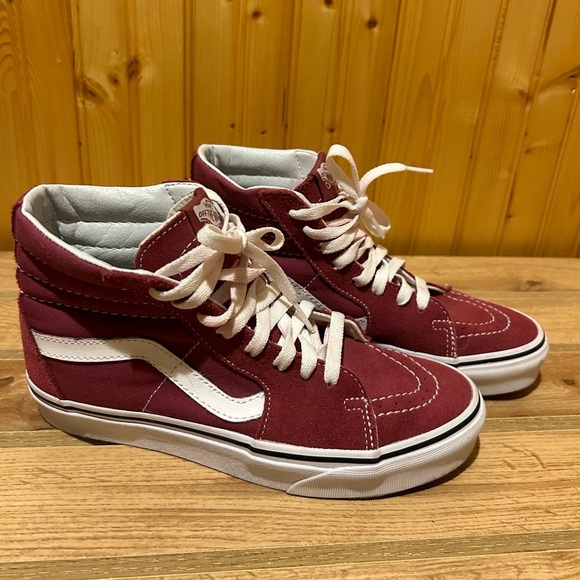 Vans Shoes - Vans High Top - Women’s 7 Men’s 5.5